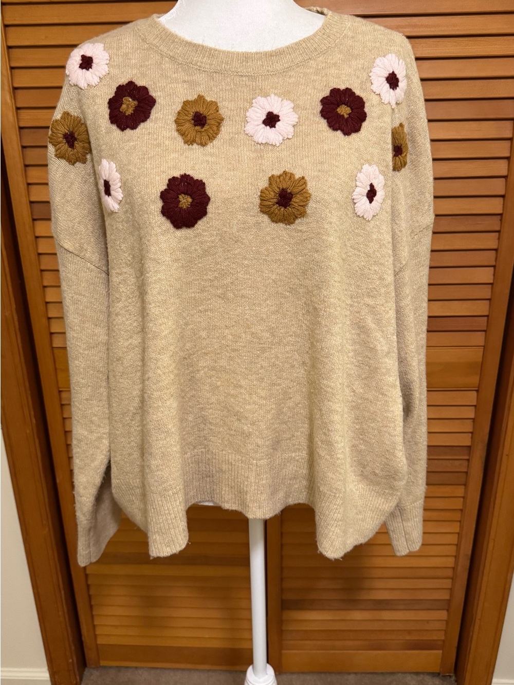 CeCe Beige Crewneck Sweater with Flowers